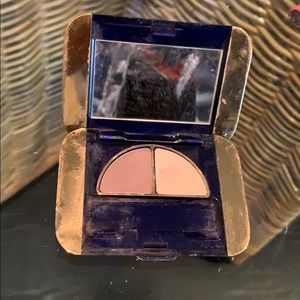 2 lips eyeshadow and powder